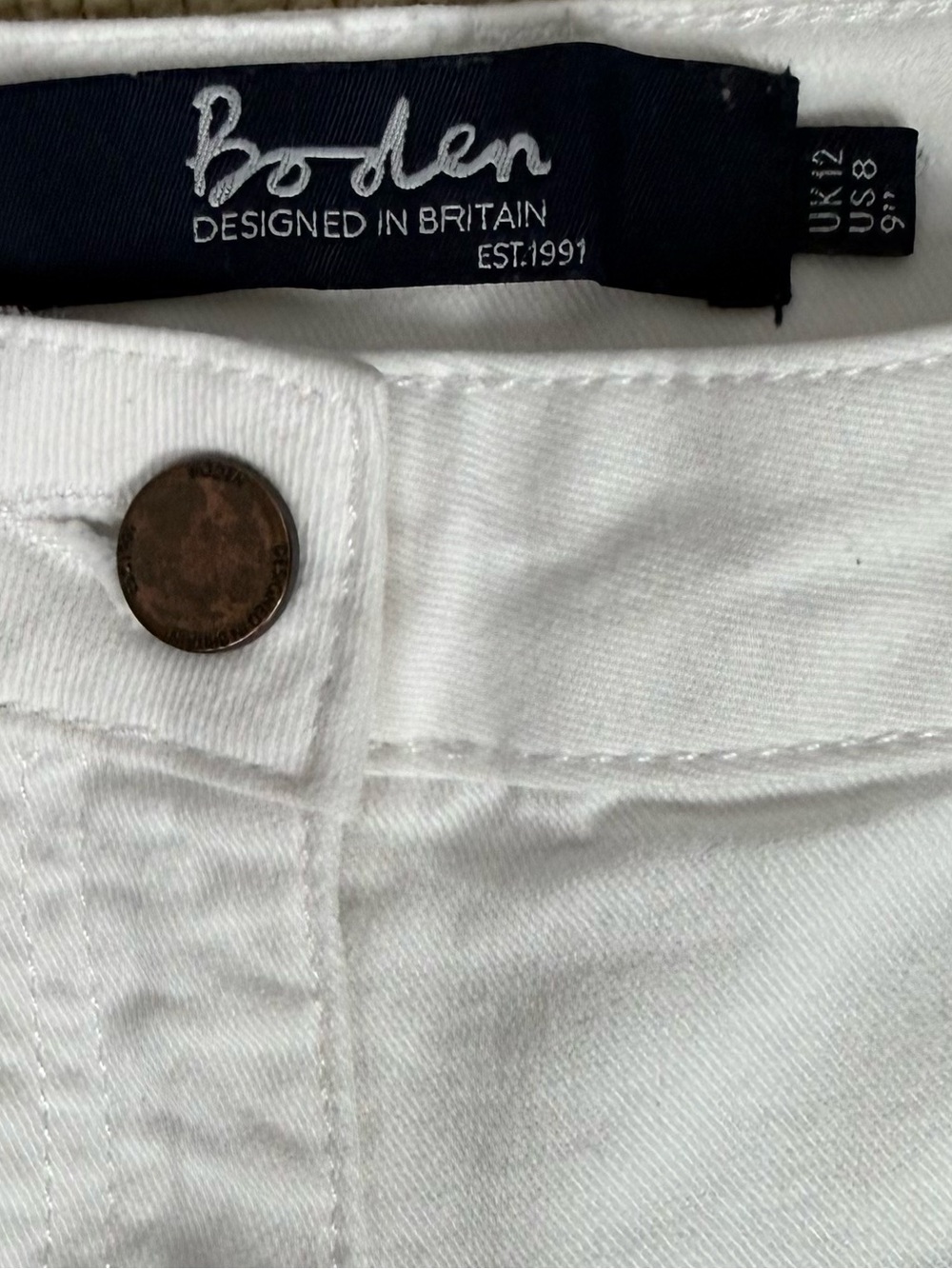 Boden White Denim The Karin Jean Shorts Bermuda Size 8 EUC - Picture 8 of 8